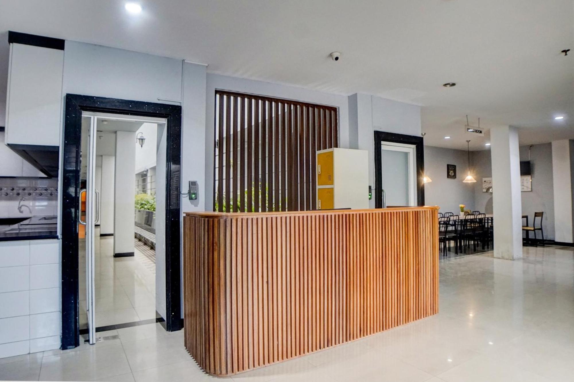Spot On 92822 Finest House Near Amplas Bus Terminal เมดาน ภายนอก รูปภาพ