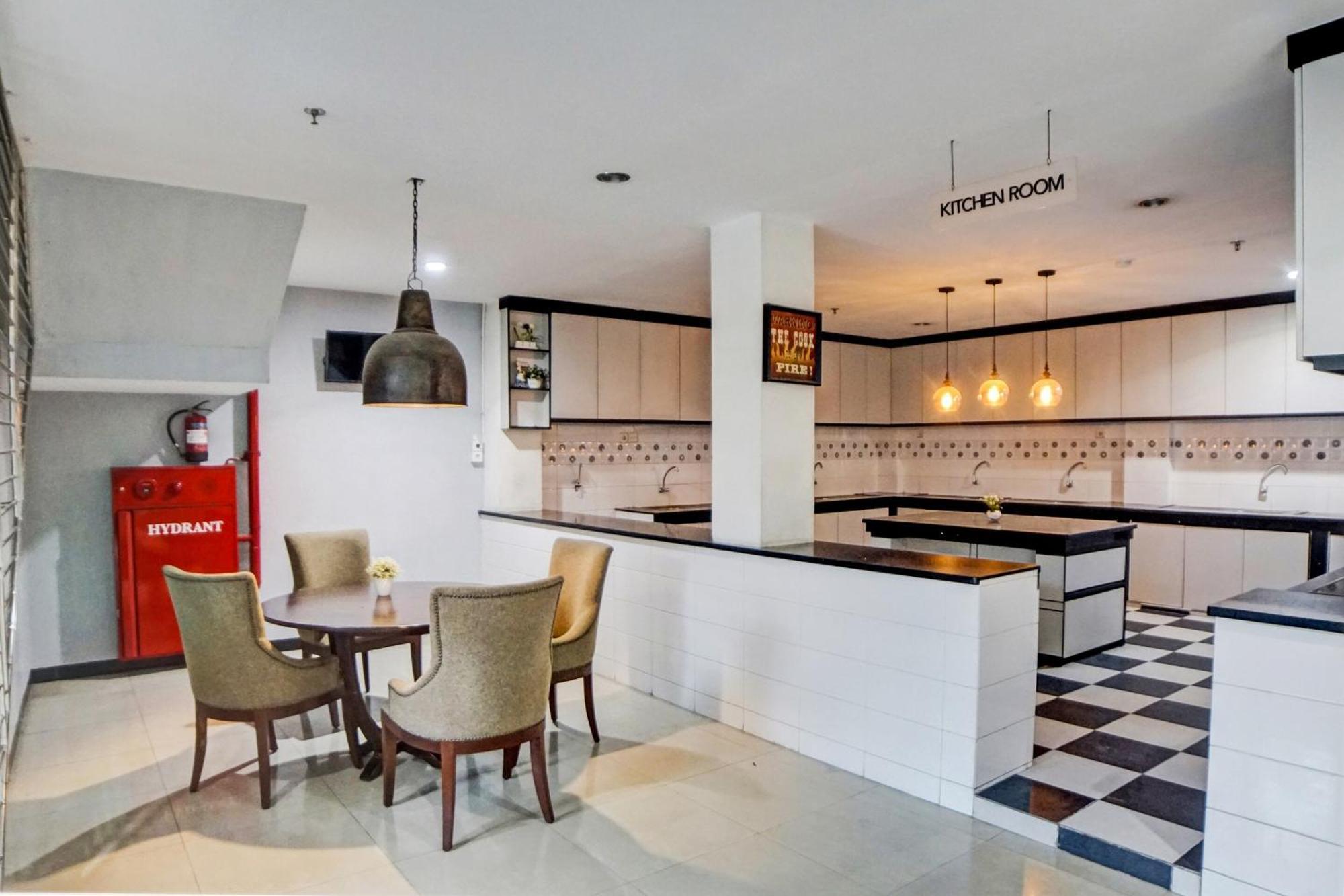 Spot On 92822 Finest House Near Amplas Bus Terminal เมดาน ภายนอก รูปภาพ