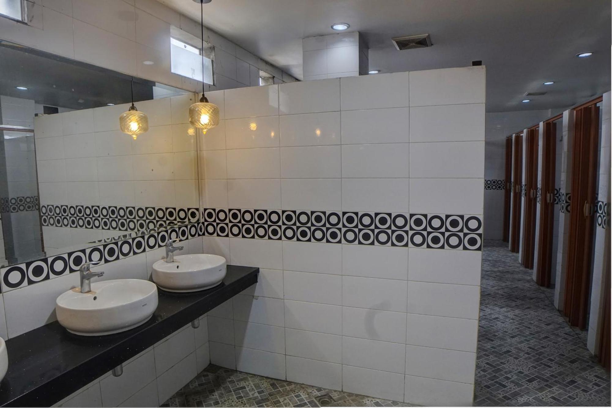 Spot On 92822 Finest House Near Amplas Bus Terminal เมดาน ภายนอก รูปภาพ